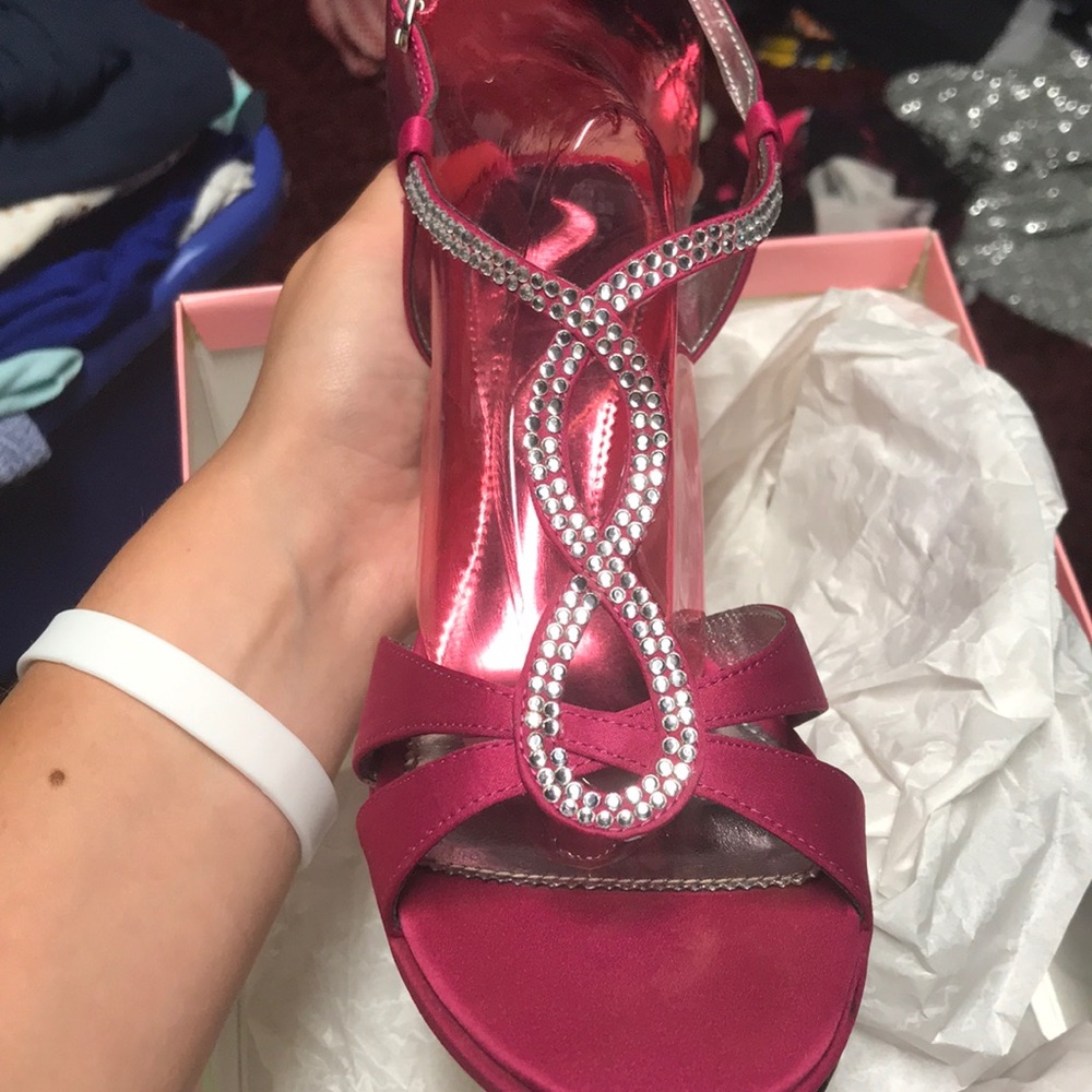 Nina berry luster rhinestoned shoes